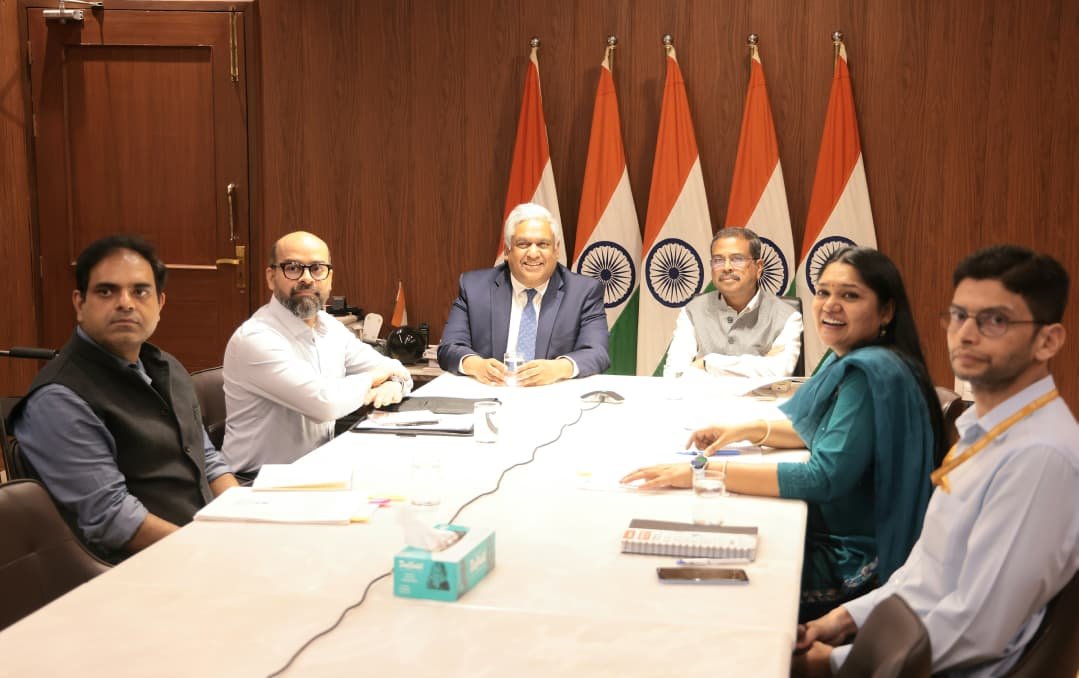 dpradhanbjp's tweet photo. Pleased to meet Prof. Anantha Chandrakasan, Provost of @MIT, and discuss a pioneering collaboration between MIT and @iitmadras on the 'AI Essentials' curriculum.

The initiative seeks to build a strong foundation for AI learning among our students and educators. It will open new pathways for innovation, interdisciplinary research and the application of emerging technologies to address real-world challenges.

As India charts its course in the age of artificial intelligence, expanding access to world-class AI education and building talent at scale will be critical. This collaboration reflects our shared commitment to preparing a new generation of innovators and problem-solvers who can leverage technology to advance societal progress and play a defining role in shaping India into a global hub of innovation and emerging technologies.

#AIForAll