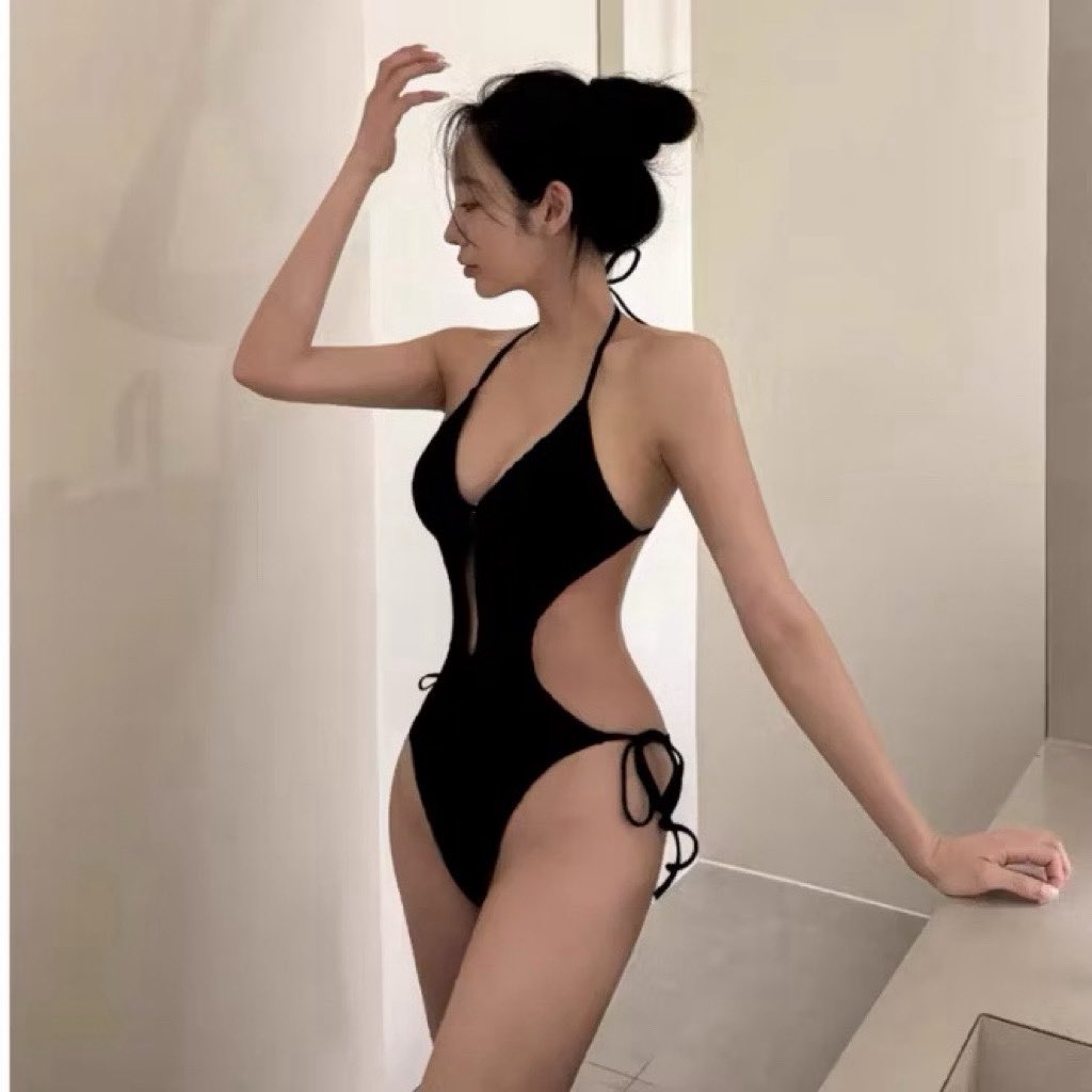 LinhNguyen20262's tweet photo. @Coobengoan Bikini khoét 

https://t.co/l9o2H1KUpB https://t.co/2tV4YUtbVj