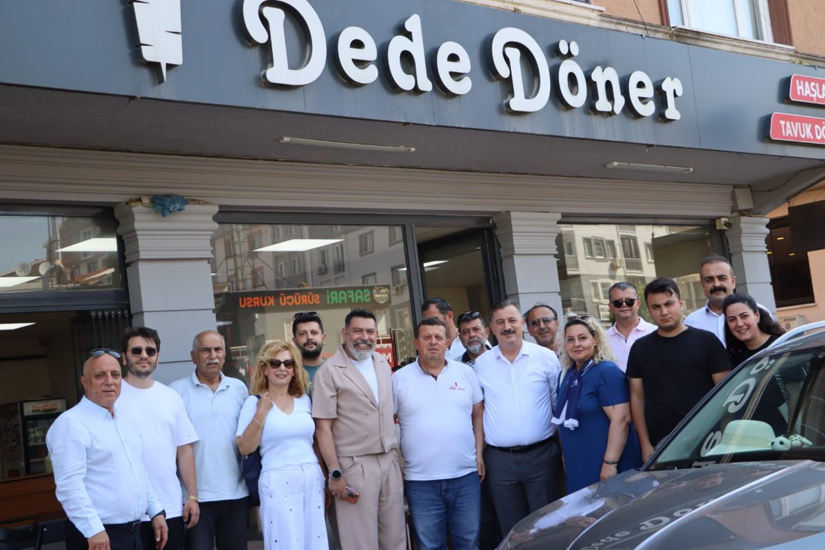 FikretAslanAP's tweet photo. Bugün Tuna Caddesi’nde esnaf kardeşlerimizi ziyaret ederek hayırlı işler diledik. Hemşehrilerimizin taleplerini, beklentilerini ve yaşadıkları sorunları yerinde dinleme fırsatı bulduk.

Şehrimizin ekonomik ve sosyal hayatına değer katan tüm esnafımıza misafirperverlikleri için teşekkür ediyor, bereketli kazançlar diliyorum. Anahtar Parti olarak milletimizin yanında, sahada ve çözümün takipçisi olmaya devam edeceğiz. #AnahtarPartiBursa
