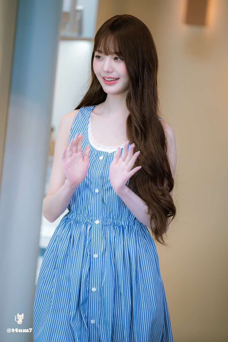 t4um7's tweet photo. 260702六本木ヒルズ 
Miu Miu POP UP  
ウォニョンかわいかった 
#WONYOUNG #ウォニョ��� #장원영 https://t.co/OTUAehBjzc