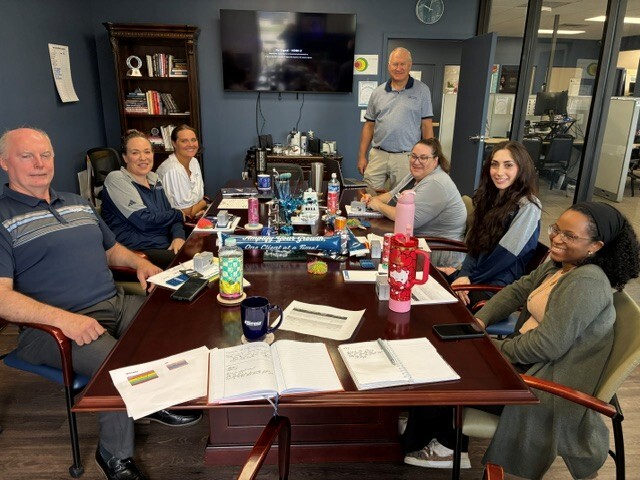 ExpressLivonia's tweet photo. Nothing brings a team together quite like good food and great company! 🍔🌭☀️

Today we enjoyed a BBQ lunch during our halftime team meeting to celebrate everything we've accomplished so far this year. We're incredibly thankful for this amazing team and all of the hard work... https://t.co/6NvblSWArs