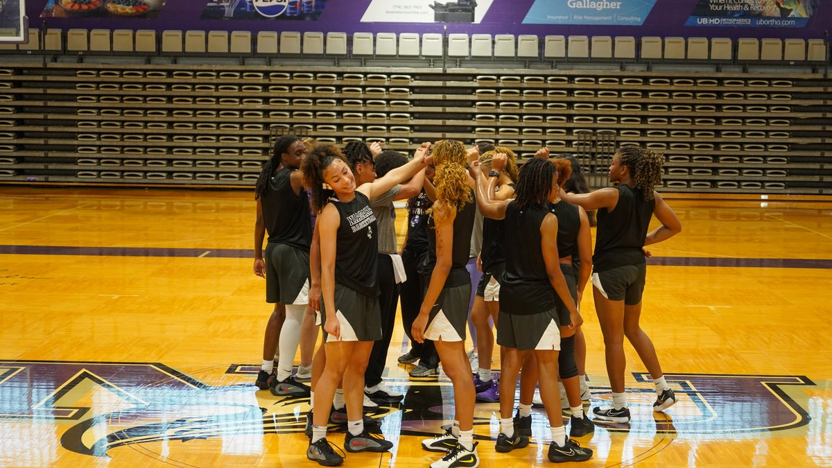 NiagaraWBB's tweet photo. Back to Work 💪

#EaglesTakeFlight https://t.co/zAW3ioXTaF