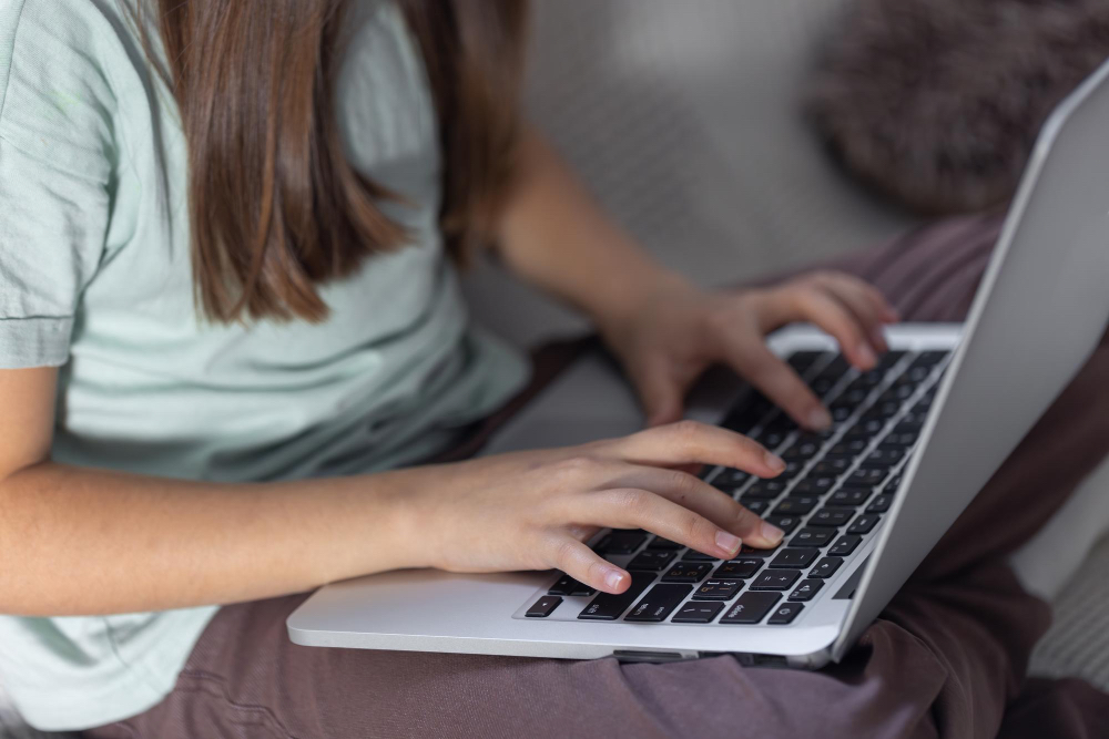 DavidPBLRoss's tweet photo. UNICEF estimates that around 13 million children use AI to support schoolwork, while approximately two million turn to it for advice on personal concerns. The organisation warns that AI is becoming embedded in children’s lives faster than safeguards and oversight mechanisms are being developed via @DigWatchWorld  https://t.co/6jpWkhBNlg #edtech #GenAI #ailiteracy #aiready #aifluency #edpolicy #iste26 @UNICEF