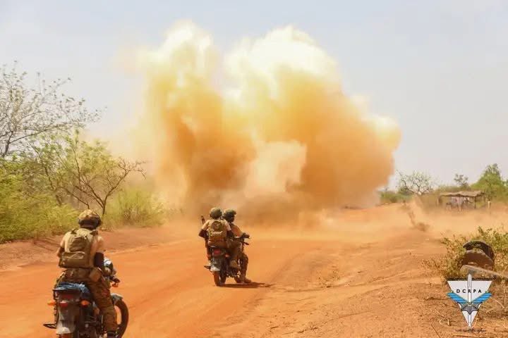 Kassim87561591's tweet photo. #Burkina Faso 🇧🇫⚡️🔥:
l’armée burkinabé et les volontaires pour La Défense de la patrie #VDP ont neutralisé, le 30 juin, plus 300 terroristes lors de contre-attaques dans les localités de Gayéri, Solhan et Sebba
a annoncé l'Etat-major général des armées du Burkina Faso.
🫡🦾 https://t.co/TCBlXZ8vJe