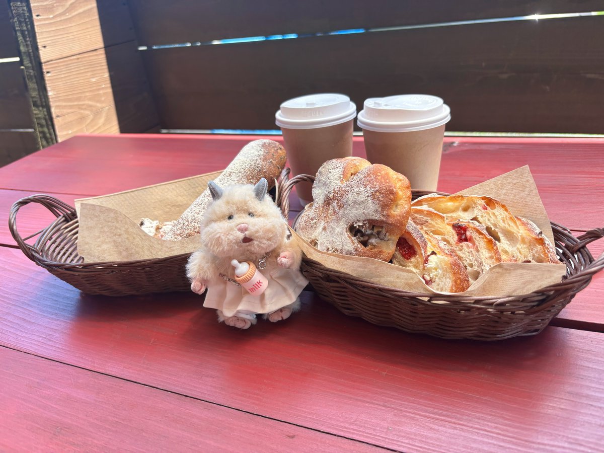 12_3_pon's tweet photo. 🥐🥯🍞🥨🧀🥞🥪🌮🌭

#はむにぎり #ぬい活 #ぬい撮り https://t.co/nRRat7HNeN