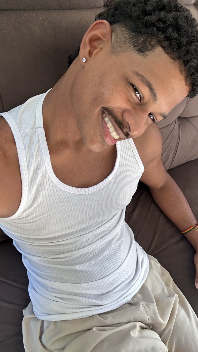 manuxemz's tweet photo. btarde! https://t.co/jTpicFAjGo