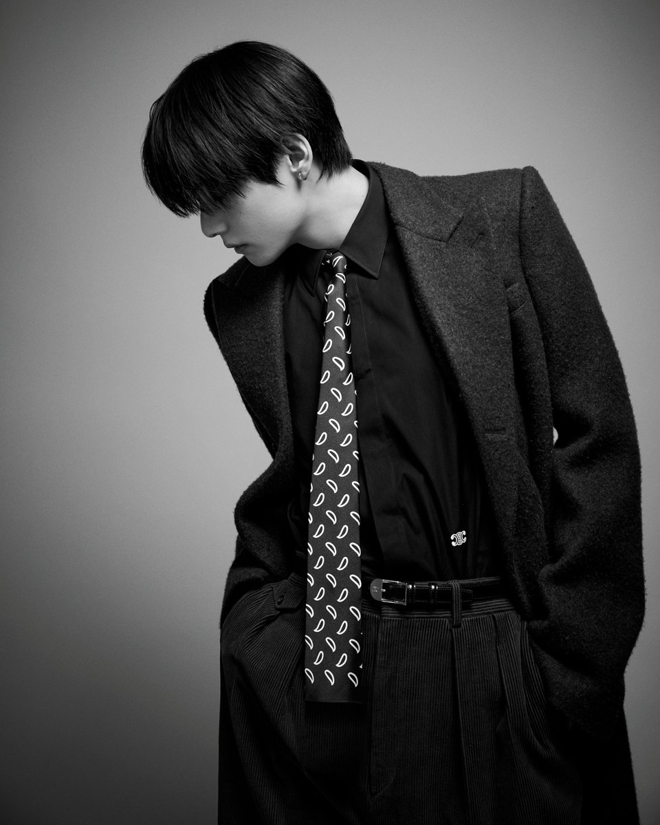 taeguide's tweet photo. [INFO] Photographer Kim Heejune shared unseen B cuts of Taehyung’s shoot for Celine 

#TAEHYUNGxCeline https://t.co/9CQD2AxEvs