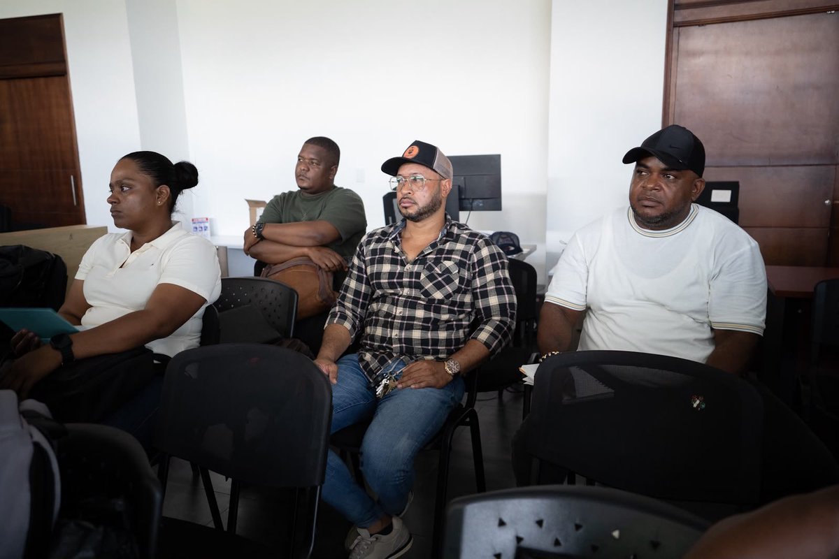 Regalias_gov's tweet photo. 🧵En Quibdó avanza la jornada de socialización de la Plataforma Integrada de Inversión Pública (#PIIP), dirigida a las comunidades negras, consejos comunitarios, resguardos, alcaldías, gobernación y demás actores del #SistemaGeneralDeRegalías del departamento del #Chocó.
Este espacio busca acercar a las comunidades a los nuevos lineamientos para la gestión de proyectos de inversión pública financiados con recursos del #SGR, y cómo será la migración del SUIFP-SGR a la Plataforma Integrada de Inversión Pública #PIIP.