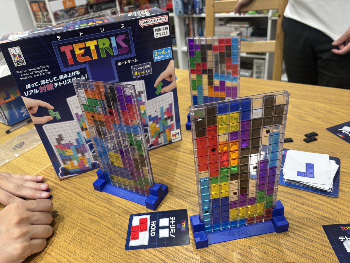 non_boardgame's tweet photo. しごおわからの
マイアイランド会ついに完結っ‼️
優勝はマスターさん🏆✨
おめでとう㊗️
レガシー系の写真は載せれないので、他に遊んだボドゲ載せておきまーす😌

＊テトリスボードゲーム
＊テイク・タイム
＊ゴットファイブ！
＊ザ・マインド

ゴットファイブ！楽しかった😊
おつかれさまでした🙇‍♀️ https://t.co/BQvsGJ2Ddi