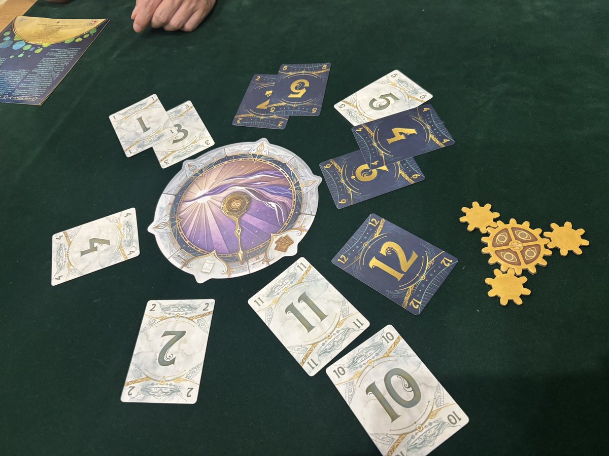 non_boardgame's tweet photo. しごおわからの
マイアイランド会ついに完結っ‼️
優勝はマスターさん🏆✨
おめでとう㊗️
レガシー系の写真は載せれないので、他に遊んだボドゲ載せておきまーす😌

＊テトリスボードゲーム
＊テイク・タイム
＊ゴットファイブ！
＊ザ・マインド

ゴットファイブ！楽しかった😊
おつかれさまでした🙇‍♀️ https://t.co/BQvsGJ2Ddi