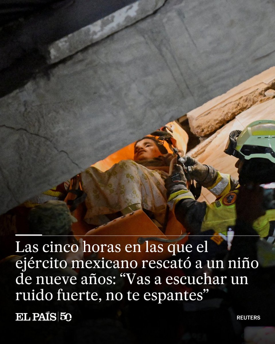 elpais_america's tweet photo. “No te duermas, ya estamos aquí”.  EL PAÍS reconstruye la secuencia del salvamento de un menor que llevaba tres días y medio atrapado en un edificio derrumbado en La Guaira. El niño tenía una pierna rota y síntomas severos de deshidratación https://t.co/2Zrx9ZOKp8 

🖋️ @DMarcialPerez