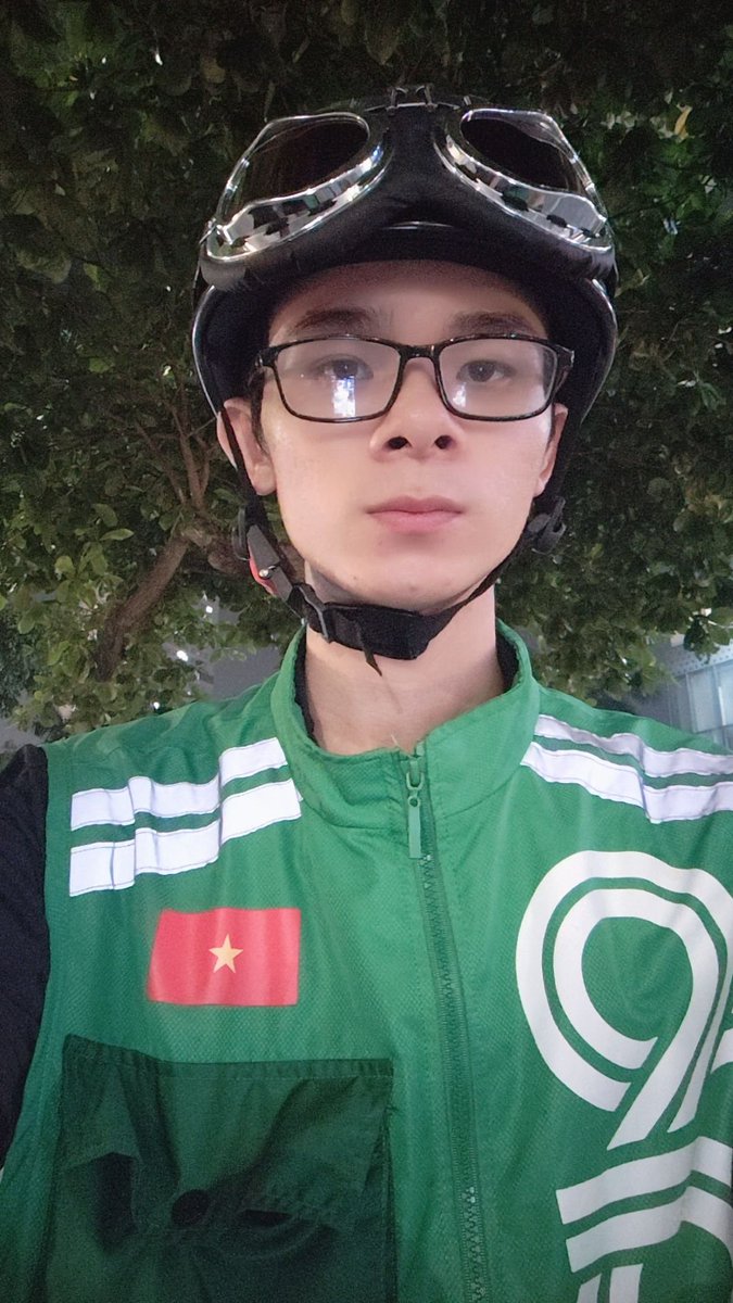 hutu_notebook's tweet photo. Grap thì bán cái gì ngon hả các cao nhân nhỉ, nên bán cái gì cho sốt sáng đây. Chạy xe ôm miết  đau hết đít. https://t.co/iTWY4MuVBx