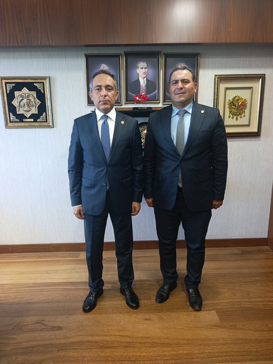 TmsyGaziler's tweet photo. Bugün @TBMMresmi de @TmsyGaziler Başkanımız 
Sn @ErtugrlGaziTmsy 
@TBMMresmi 'de @MHP_Bilgi Konya milletvekili
Sn @kocakkonuralp ziyaret edilmiştir. 
Sn.@kocakkonuralp ile @TmsyGaziler vatan evlatlarının Gazilik haklarını için çıkacak Kanun Teklifi ilgili görüşme yapılmıştır. 
Herzaman yanımızda olan ve destek veren  @MHP_Bilgi Genel Başkanı Türkmenbeyimiz
Sn @dbdevletbahceli 'e 
misafirperliği için
Sn @kocakkonuralp' a
@TmsyGaziler vatan evlatları adına çok teşekkür ediyoruz.
"GAZİLİK BİR ENGEL DEGİL BİR ÜNVANDIR"
👇🇹🇷👇
#GazilikHakkımızıİstiyoruz
☝️🇹🇷☝️
@RTErdogan
@_cevdetyilmaz
@NumanKurtulmus
@dbdevletbahceli
@eczozgurozel
@yavuzagiraliog
@MDervisogluTR 
@tciletisim
@tcsavunma 
@hulusiakarmedya 
@mustafaelitas
@zorlu77
@avabdullahguler 
@MahinurOzdemir 
@ztarikdaroglu
@drbetulsayan
@dtcuneytaldemir
@deryayanikashb
@VeyselTipioglu 
@FeyziBerdibek1 
@sevansivacioglu
@celebimehmeta
@refik_ozen16 
@resulkurt34 
@MvDrHasanArslan
@cuneytyuksel_
@ifarukaksu
@erkanakcay45
@MhpTbmmGrubu 
@MHP_Bilgi
@leventalyyildiz
@CemalDonat
@mhrmkurt 
@sehitgazivakfi