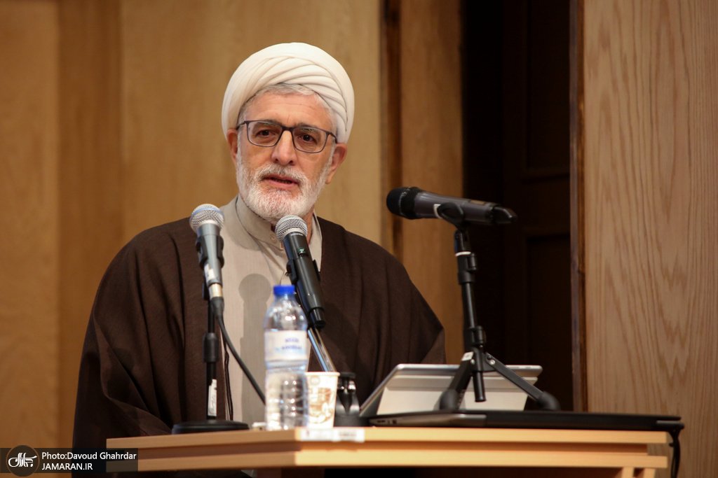 hamidkatebi's tweet photo. از دیدگاه #فیرحی:
«دینداری با نماز و روزه فراوان سنجیده نمی‌شود؛ معیار دینداری، #اخلاق و #عدالت است. #مناسک بی‌اخلاق، پوسته‌ای بی‌روح از #دین است
#نواندیشی #اصلاح https://t.co/KfoYXTfCWZ