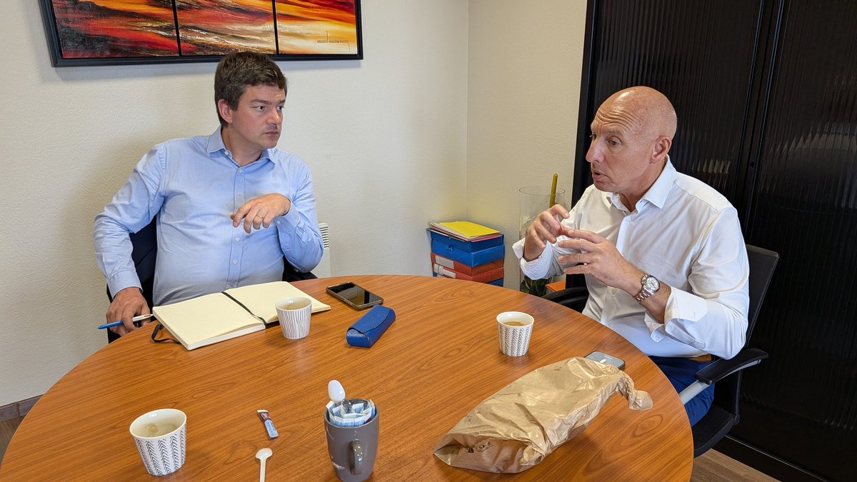 T_Houssin's tweet photo. 🏪 Cette semaine, j'étais sur le terrain à l'invitation du responsable du centre Leclerc de #Vernon pour échanger sur l'application des lois #Egalim et les conclusions du rapport du Sénat sur les marges des distributeurs.

Leclerc est un acteur économique incontournable de notre territoire, qui emploie plus de 300 salariés et fait vivre de nombreux producteurs locaux.

Il est indispensable d’assurer un juste partage de la valeur, afin de soutenir nos producteurs locaux et les distributeurs tout en préservant le pouvoir d'achat des Français.
