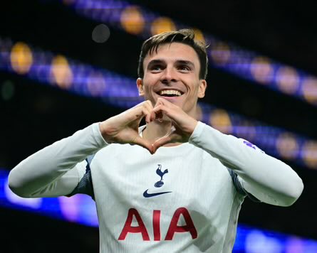 TheSpursExpress's tweet photo. The scorer of so many massive goals this season gone. A consummate professional who always applied himself perfectly. ⚽️

Thank you for being a huge part of saving #Tottenham from relegation and good luck for the future, Joao Palhinha. 🤍🇵🇹 https://t.co/flAS4Px9vJ