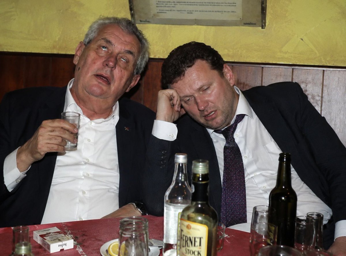 jirilobkowicz1's tweet photo. Optimálni prezident? Radek Vondráček, je čestný a lidský, rekl Zeman.😁 https://t.co/RRBKLqXsyv