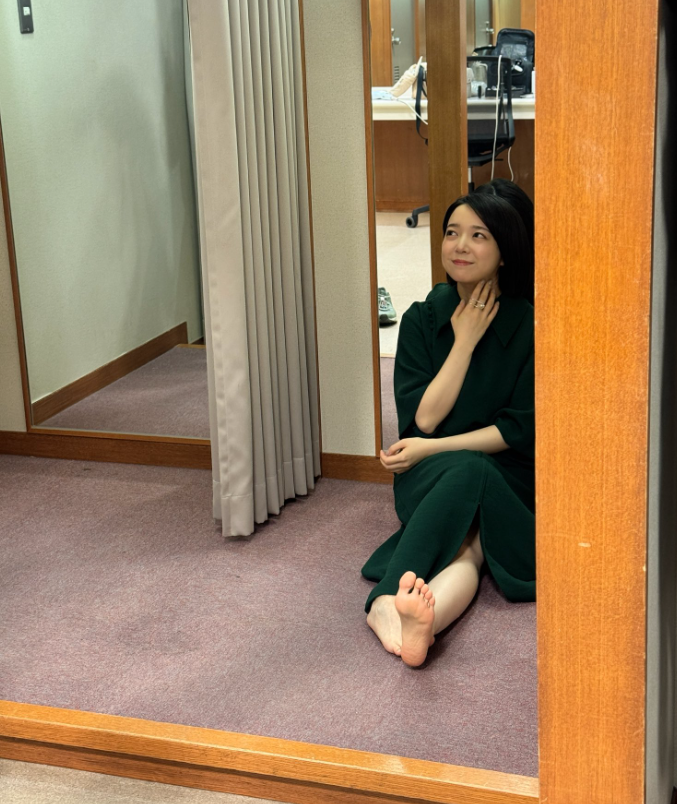 glam_scoop's tweet photo. ちょっと待って、上白石萌音って声優もできて歌も歌えて演技もトップクラスって、これ一人の人間に詰め込みすぎじゃない？27歳でこのスペック、神様の采配が意味わからないレベル https://t.co/CDqS7Tyc6x
