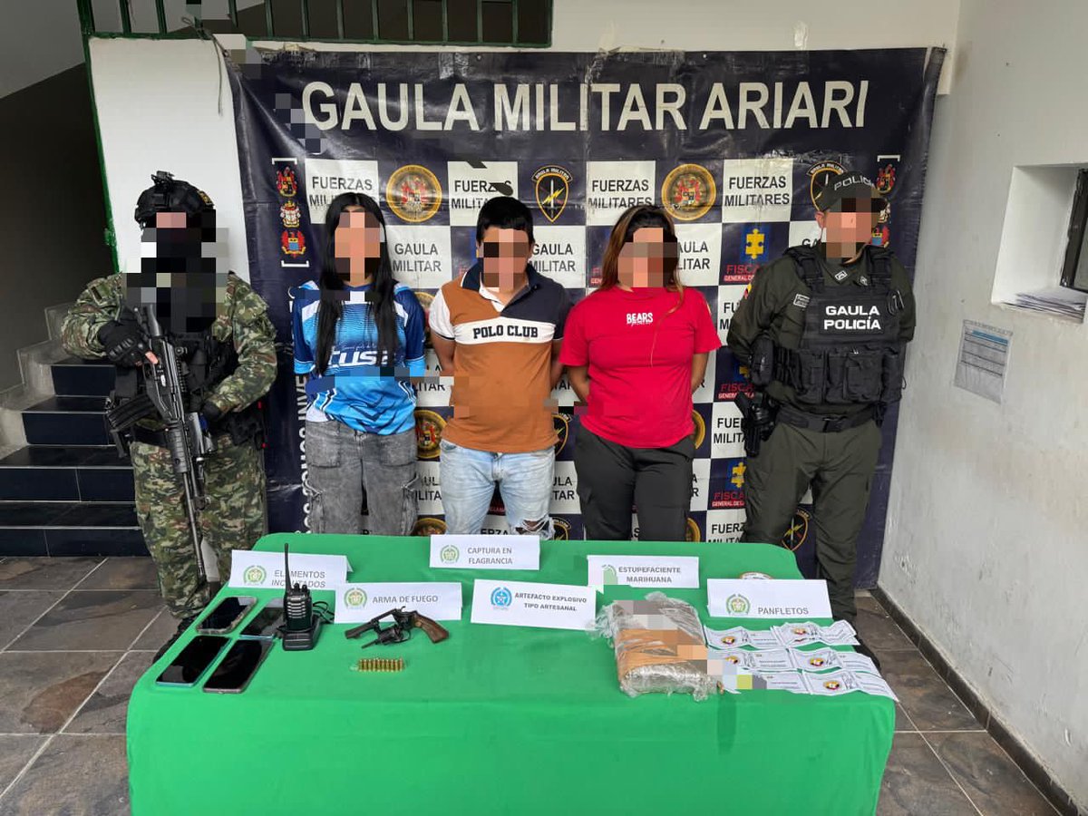 FuerzasMilCol's tweet photo. Tres presuntos integrantes de la Estructura Ever Castro de la facción Calarcá del grupo armado organizado residual, fueron capturados por nuestros @gaulamilitares en el #Meta. Alias El Mono sería el encargado de coordinar actividades de inteligencia delictiva, constreñimiento y extorsión, mientras alias La Flaca y alias La Pelirroja están relacionadas con labores de extorsión y tráfico de artefactos explosivos improvisados.

#ContundenciaOperacional