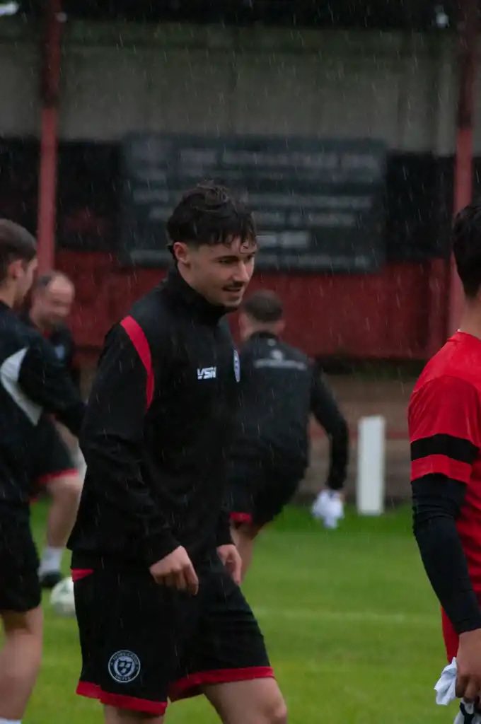 Thorniewood's tweet photo. NEW SIGNING ✍🏼 

We’re delighted to welcome 21-year-old Lewis Wilson to Thorniewood United.

Lewis joins the club on a free transfer, having previously featured for EKYM and Edinburgh Uni 🤝

Welcome to Robertson Park 🏠 https://t.co/V5mcTlwCKM