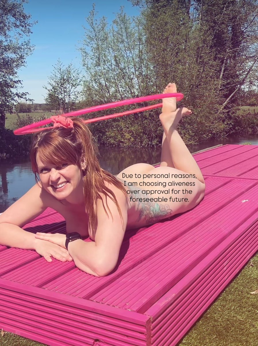 barebumboaty's tweet photo. Day 11 of being Nude-venturous and I am unlocking a dangerous level of aliveness + 1st video 🥳

This nude-venture is unlocking a whole new level of giving zero fucks, and honestly, it feels incredible.

There is something powerful about shedding layers. Not just clothes, but fear and apprehensions too.

I am meeting myself with less to hide, and more to feel. 

#naturist #freetobeme #confidentcookie #hooping