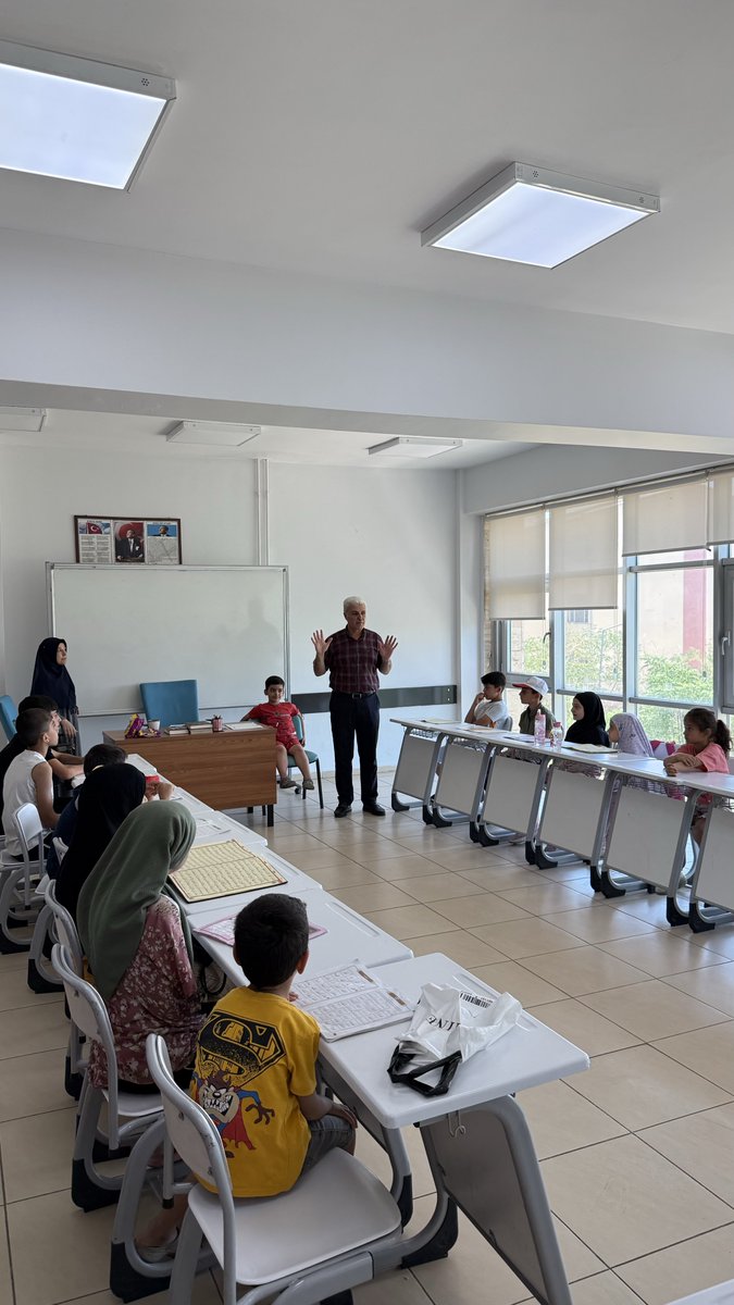 masumayhan's tweet photo. 📍Bağlar Gençlik Merkezi Ziyareti

Gençlik Merkezimizde yürütülen faaliyetleri yerinde inceleyerek; Kur’an-ı Kerim Kursu Akıl ve Zekâ Oyunları Atölyesi, Sanat Atölyesi, Müzik Atölyesi, ve El Sanatları Atölyesi kursiyerlerini ziyaret ettik. https://t.co/IarjbcxbyX