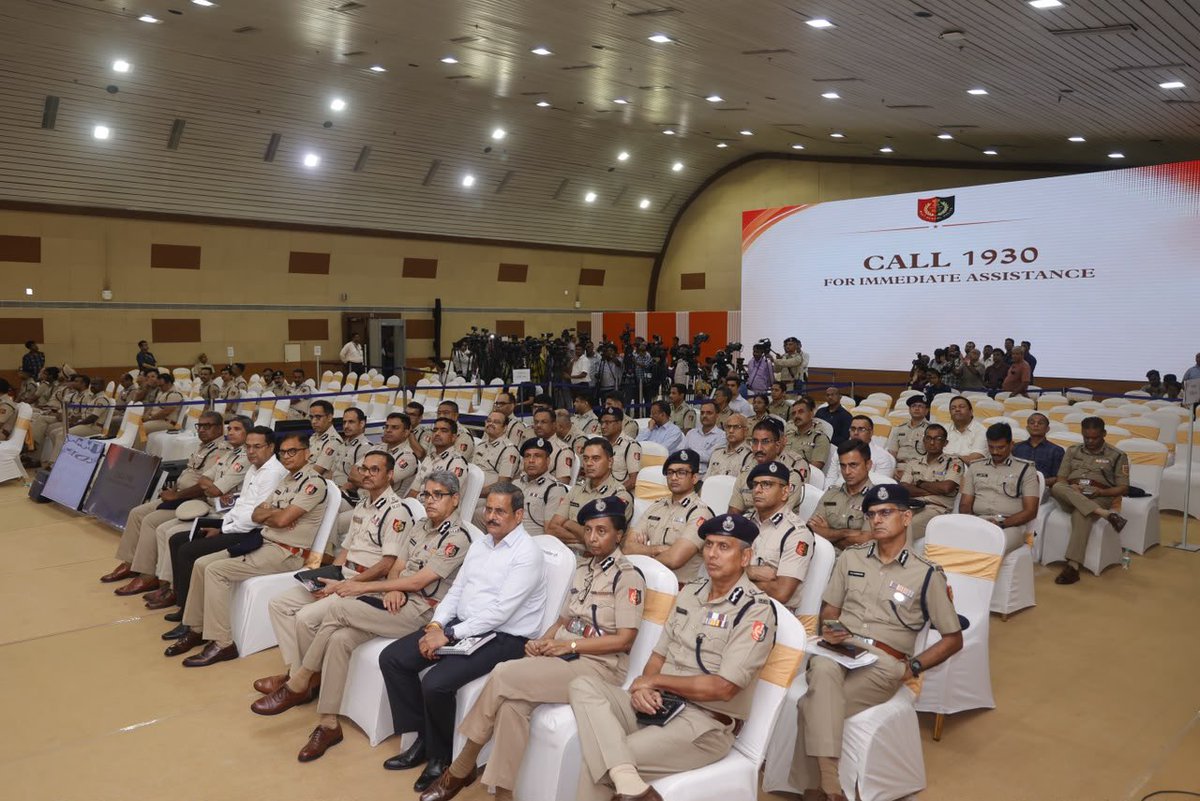 moumitabmisra's tweet photo. Attended the launch of key West Bengal Police initiatives at Nabanna, focused on cyber safety, women’s security, the Durga Squad, child welfare, and modern policing, another step towards a safer and citizen-centric West Bengal. https://t.co/xESoHEfXgK