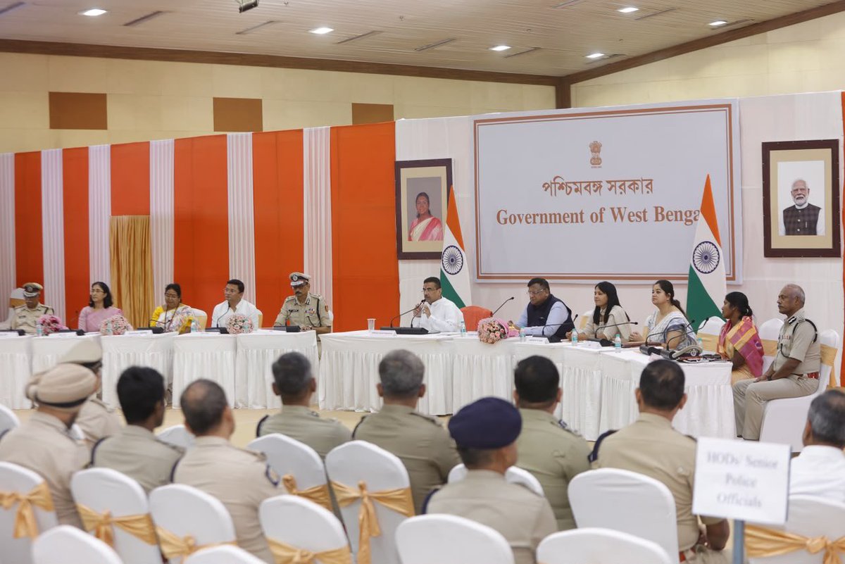 moumitabmisra's tweet photo. Attended the launch of key West Bengal Police initiatives at Nabanna, focused on cyber safety, women’s security, the Durga Squad, child welfare, and modern policing, another step towards a safer and citizen-centric West Bengal. https://t.co/xESoHEfXgK