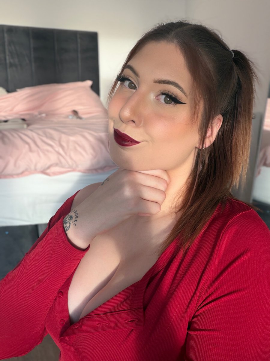 Katie | 6'9” 🥰 tweet media