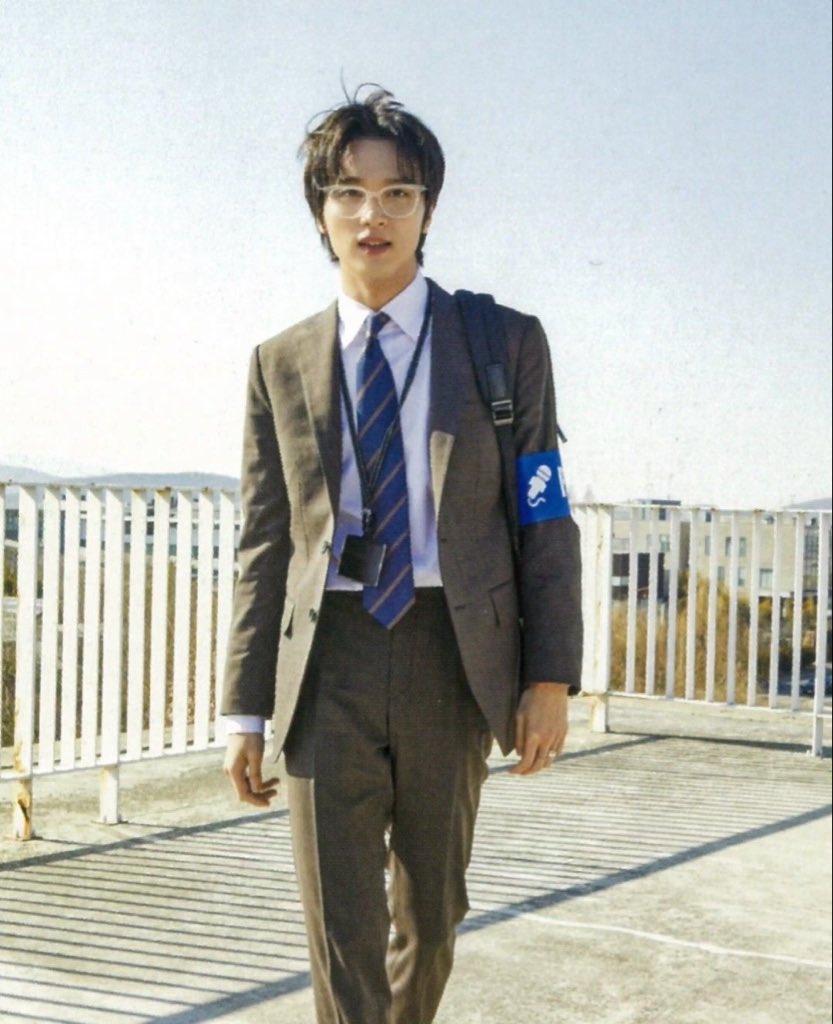 chuucoball's tweet photo. uh u cant file a class action lawsuit, cause U dont have class, U dont get action.. And you dont own a suit https://t.co/njL0pTlSaD