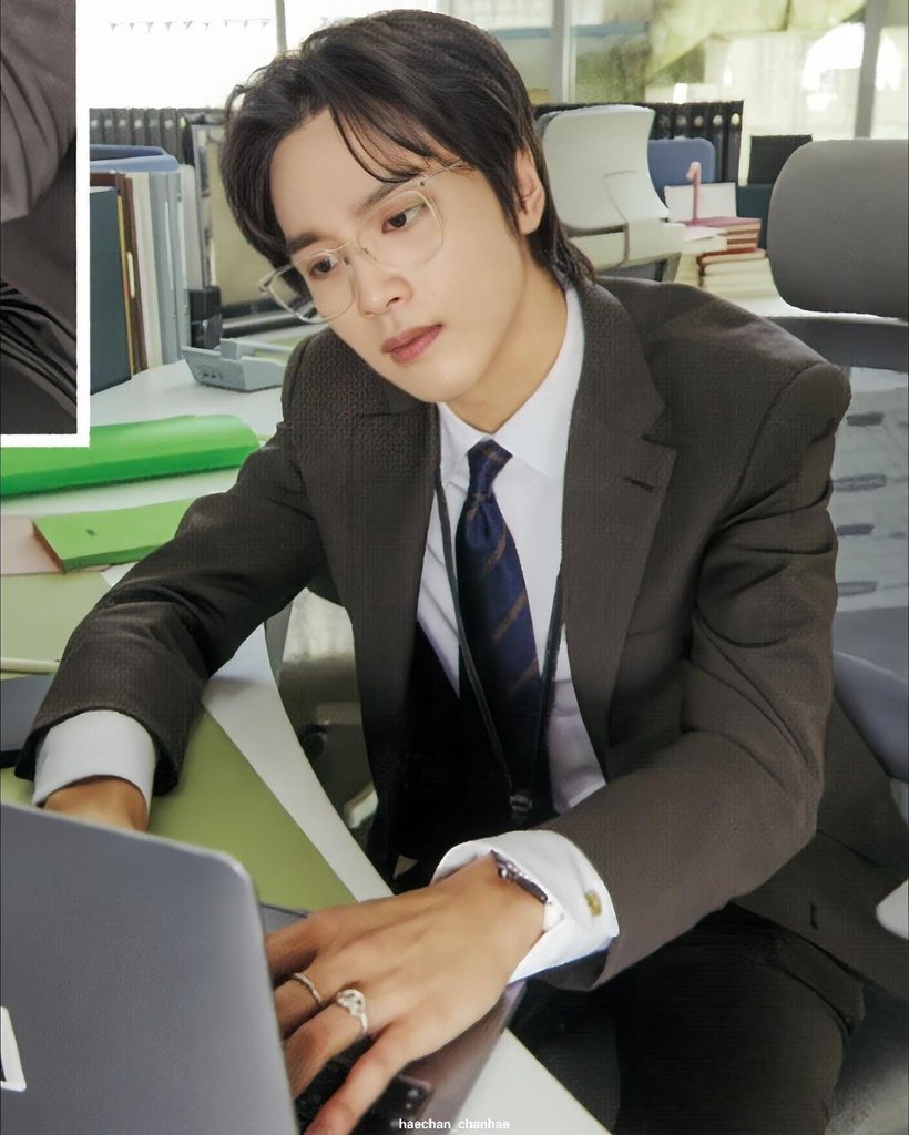 chuucoball's tweet photo. uh u cant file a class action lawsuit, cause U dont have class, U dont get action.. And you dont own a suit https://t.co/njL0pTlSaD