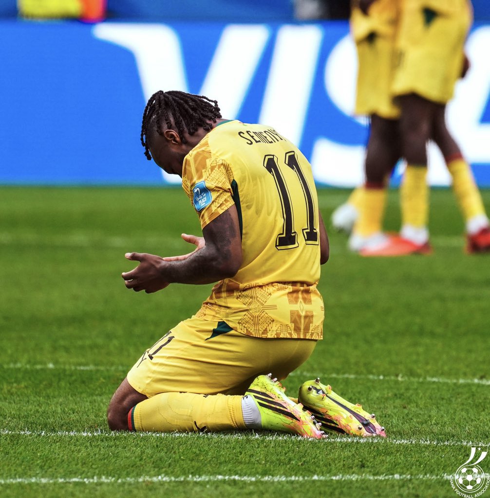 _owurakuampofo's tweet photo. 🇬🇭 Antoine Semenyo is yet to record a shot on target at this FIFA World Cup. Across his three appearances, he has had just three shots and produced an xG total of 0.13.

What should change against Colombia to get the best out of him? https://t.co/GhoCFI5nak