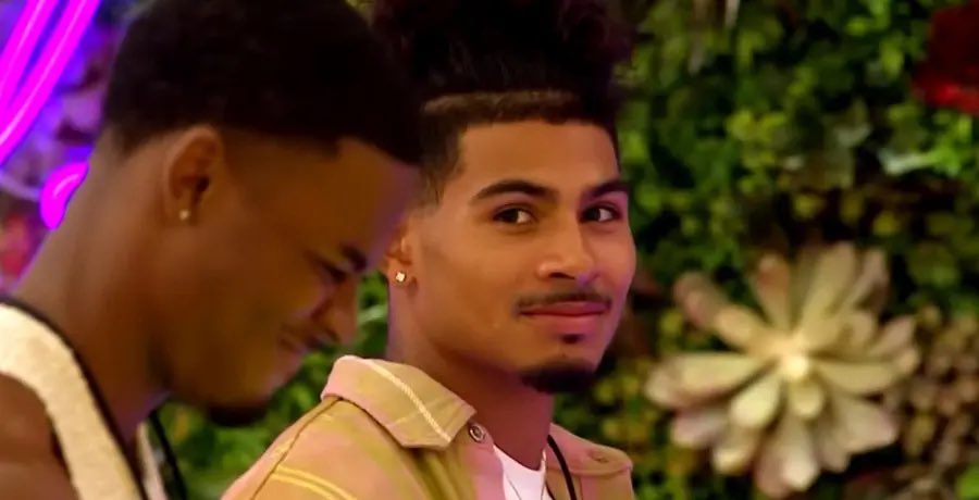 melbrown00's tweet photo. KC did Aniya dirty, yes. However, let’s not forget the biggest villain of them all…
#LoveIslandUSA https://t.co/amzumzyV7M