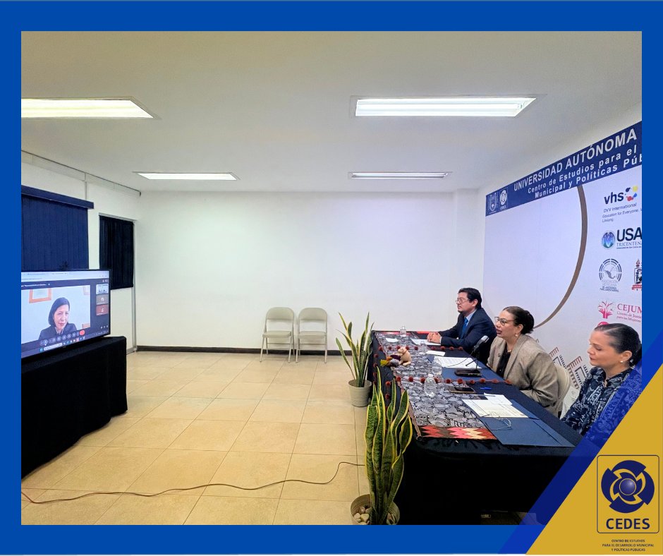 cedesunach's tweet photo. #Titulación | CEDES Realiza Toma de protesta y entrega Acta de Evaluación Profesional de Licenciada en Estadística y Sistemas de Información. Por “Reconocimiento a la Excelencia Académica”, de la Pasante María Verónica García Ronquillo. 
#OrgulloUNACH
#OrgulloCEDES https://t.co/hpG3YqTrD5