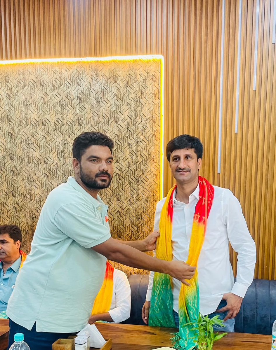 IndrajGurjarinc's tweet photo. NSUI के पूर्व ज़िलाध्यक्ष छोटे भाई राहुल खेडली को जन्मदिन की हार्दिक शुभकामनाएँ https://t.co/K8O6qfr1HN