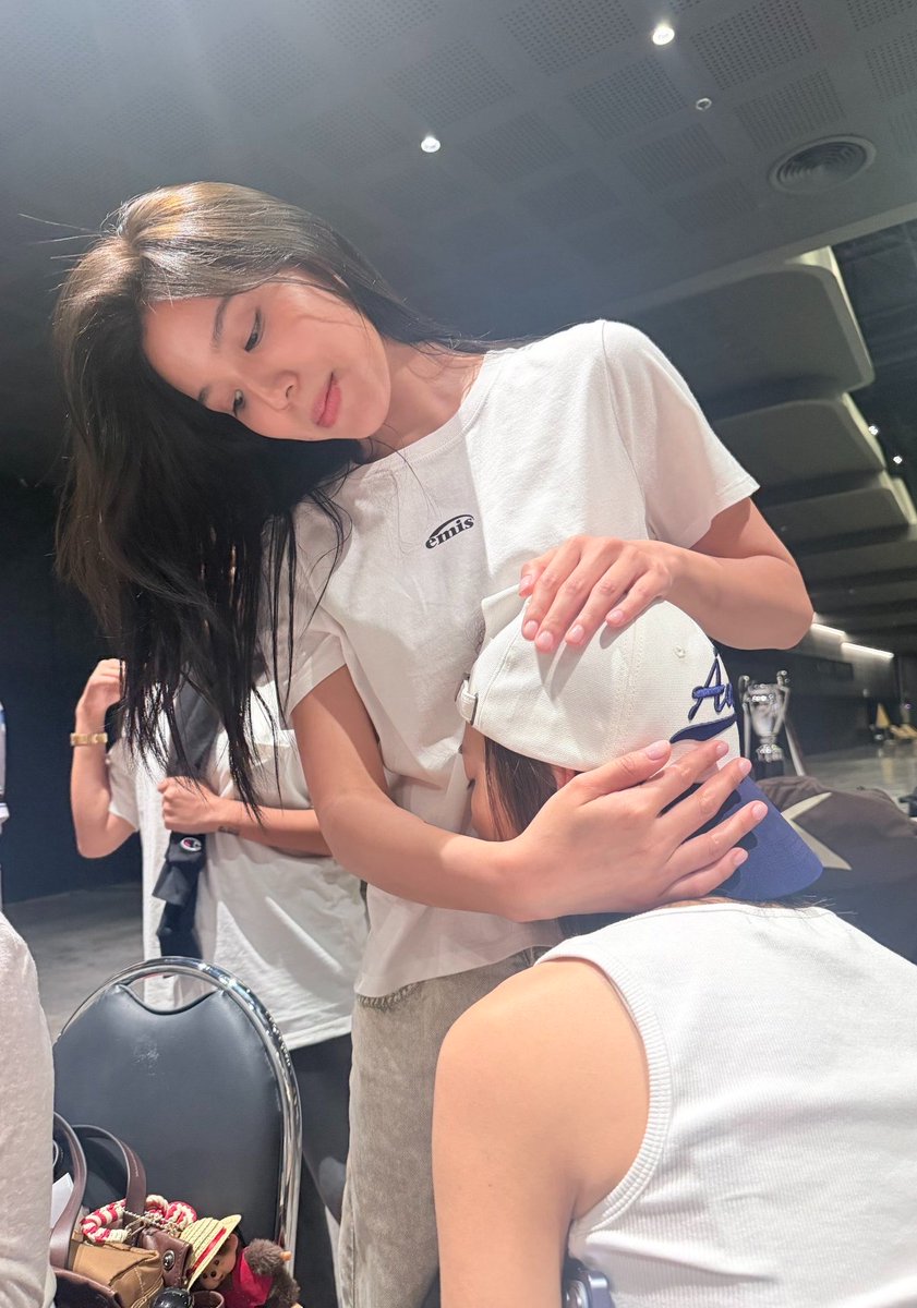 JJ_9989's tweet photo. หม่าม้าน่ารัก อบอุ่นปุปุสองมือเบย🫠✨

🫳🏻ปะป๊า (เอหมี)                                    🫳🏻ตี๋เล็ก (มูจู) https://t.co/C9bhS3ovmY