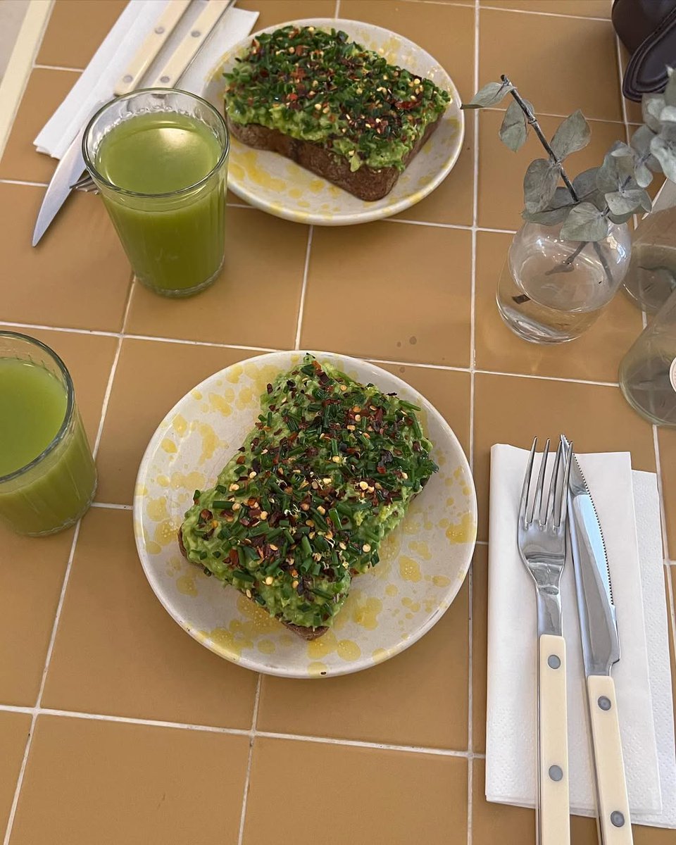 belindakta's tweet photo. Breakfast, effortlessly taken care of
Some mornings are better when you simply let life serve you
#MorningVibes #BreakfastMood https://t.co/Q1QJa2aSsc