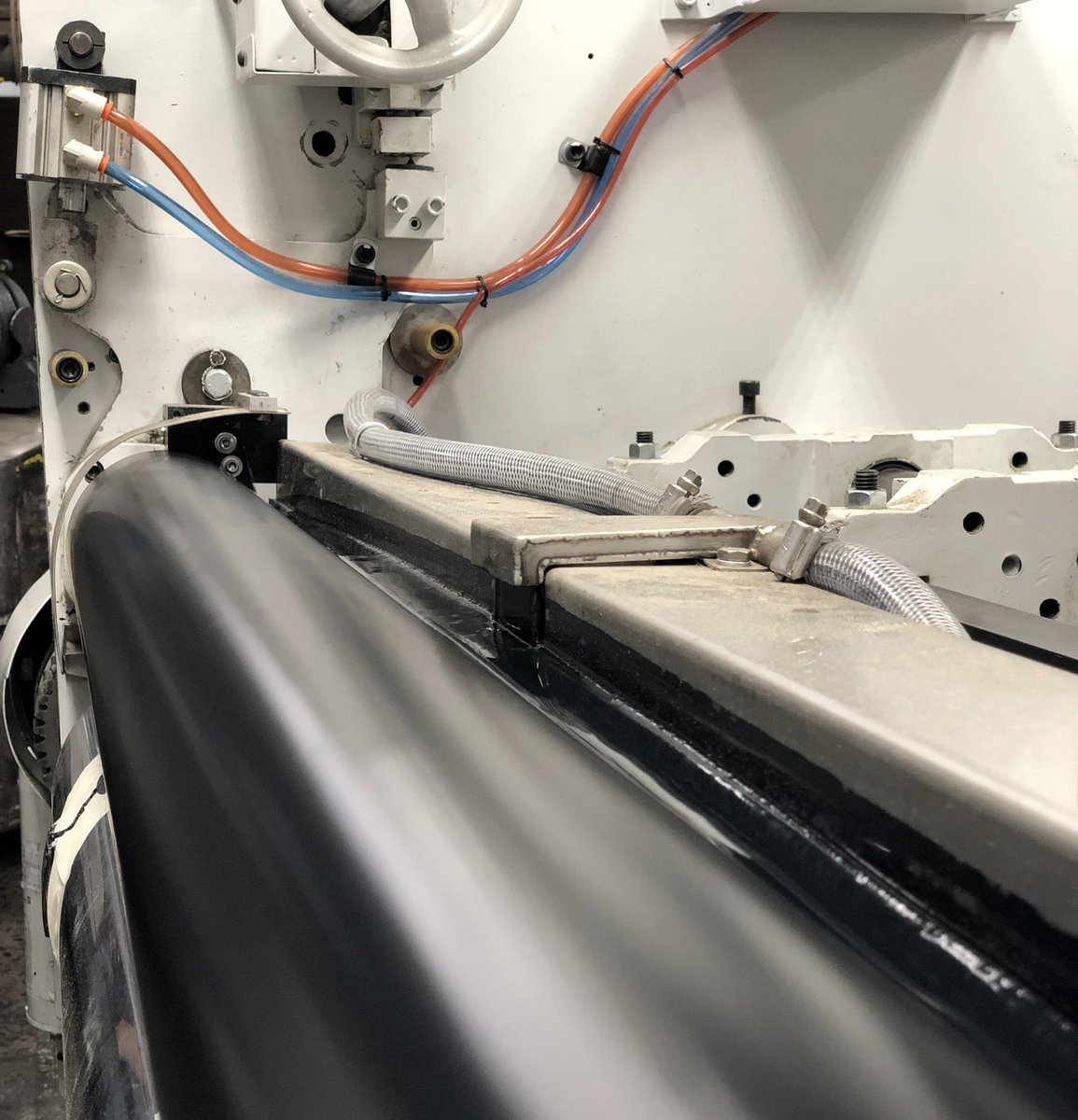 T_I_S_CO's tweet photo. Improve print accuracy with Thacker's Digital Register. Designed to eliminate backlash and utilize original OEM drive gears, it delivers consistent registration while helping reduce maintenance needs. https://t.co/Lnj9KMl0ip

#PrintingSolutions #TISCO https://t.co/iNF3sAYlmk