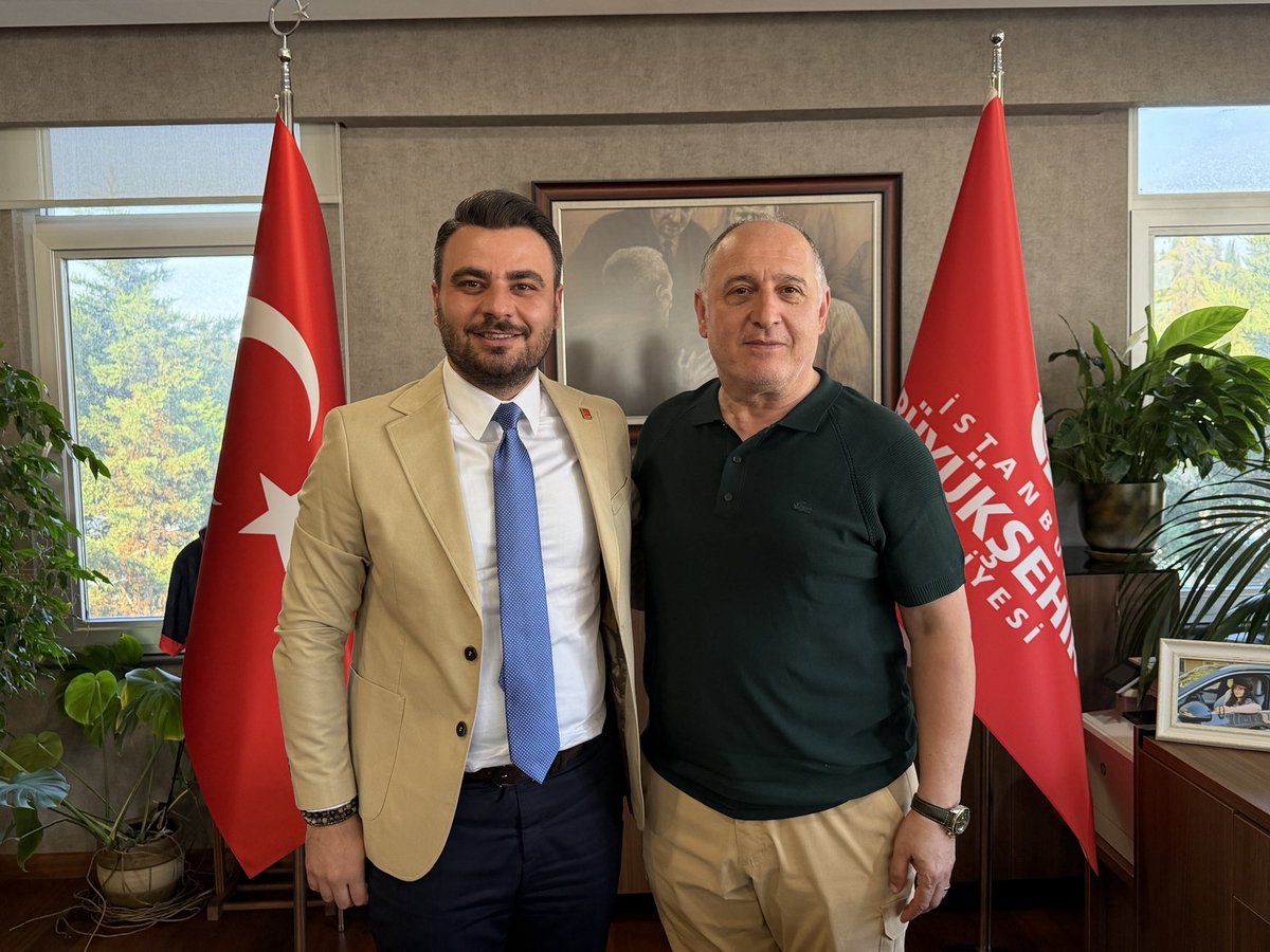 BerkTutuncu's tweet photo. İnandığımız değerlerden, mücadelemizden ve halkımıza olan sorumluluğumuzdan bir adım bile geri atmadan; daha adil, daha demokratik ve daha güçlü bir Türkiye için kararlılıkla yürümeye devam ediyoruz. Hoş geldin ağabey, @SaltikYavuz https://t.co/DdCHDnOjS2