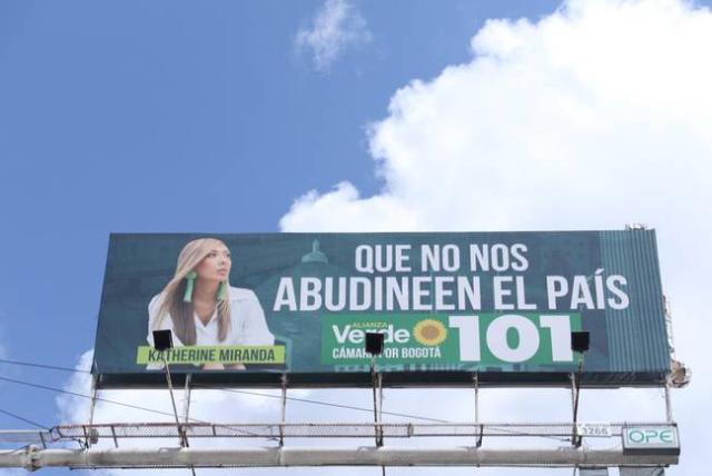 alejcol1997m's tweet photo. @IvanCepedaCast ¿En dónde quedaron los millones que nunca aparecieron durante el gobierno de Duque y que la misma @KatheMirandaP denunció, para luego utilizar esa investigación como base en su campaña al Senado? https://t.co/reig2xv25b