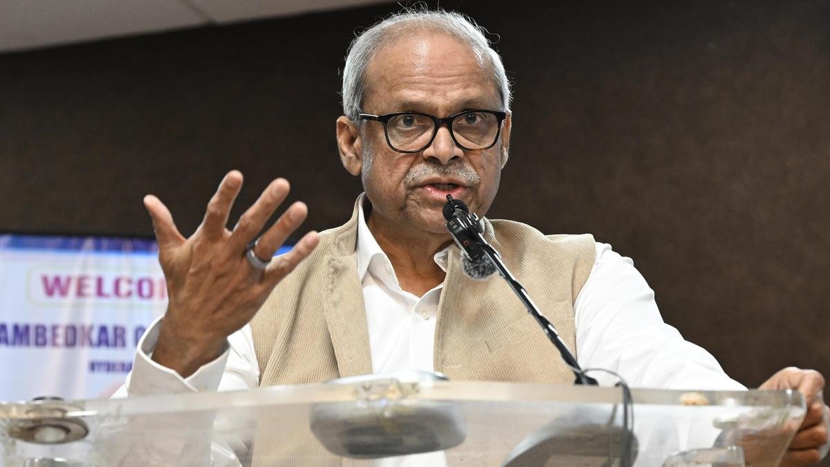 the_hindu's tweet photo. “The Special Intensive Revision (SIR) will create two classes of citizens — those who can vote and those who cannot. At the current pace, an estimated 16 crore people could be disenfranchised. SIR is, in effect, carving out sections of the country from the democratic process,” economist and political commentator Parakala Prabhakar said while delivering the P.V. Narasimha Rao Memorial Lecture at Dr. B.R. Ambedkar Open University in Hyderabad on Thursday, reports @serish 

https://t.co/pItEuBXClB