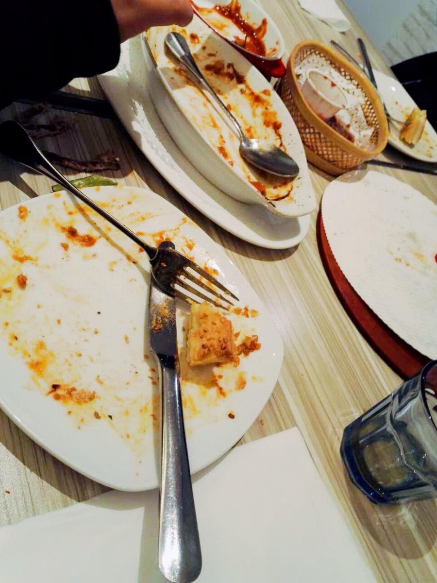 gehinom07's tweet photo. Sunday evening pizza + my favorite people = the best kind of magic. https://t.co/HqQsBwmTCv