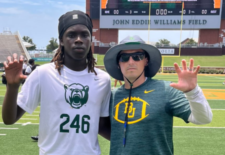 sixstarfootball's tweet photo. EVENT COVERAGE | Several talented defensive prospects make noise at Baylor Prospect Camp

📍 Baylor University | Waco, TX
💪 Defensive prospects brought the heat
📈 Stock-rising talent turned heads in front of the Bears staff

🔥 Full defensive recap + scouting reports
STORY ➡️https://t.co/GPmBRmaXof

@OsterCooper2029 @JeryanRazor @SenatorTyler28 @KadenScoby @TAZS_0 @Jaydensprague26 @Creede_Stafford @XavierTaylor_12 @Cameron_T_9 @SioneVakalahi_ @jakevenuto @WintermuteFB @JordanRWoods @Evanwrenn_ @BryceAA29 @KeAnderson22 @Aaden_a_Bailey @AlexCarter9952 @joelchang_22 @GClark_2012 @JosephDarens63 @ZLDupree @JOSHRH23 @StevenJacson_26 @ParkerJamis0n @puleivai91731 @Tre_for6 @HudsonDKing