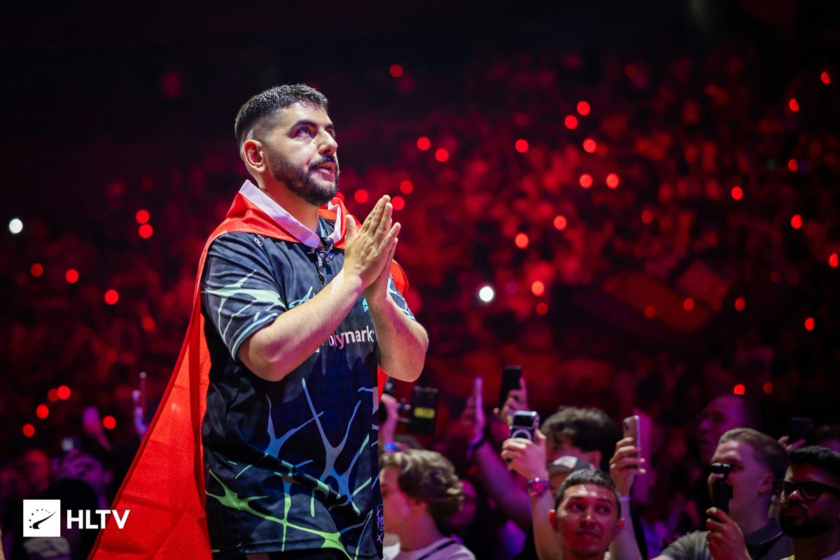 TRCStopluluk's tweet photo. MAJ3R'in profesyonel arenaya ara vereceğini duyurmasının ardından dünya genelinde birçok Counter-Strike izleyicisi, MAJ3R için HLTV'ye ''Hall of Fame'' çağrısı yapıyor. https://t.co/TAvvtA19dn