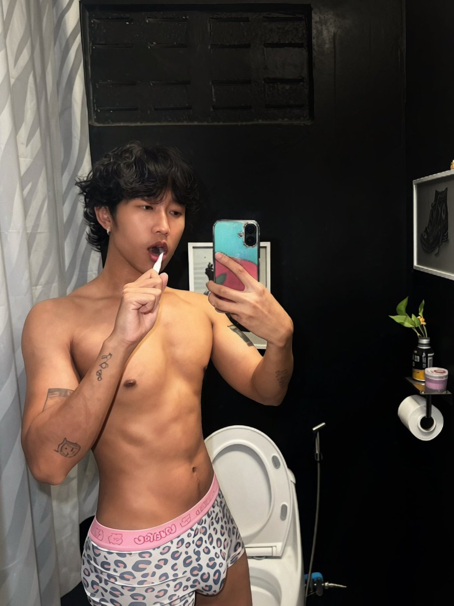 Fuckmylif4e's tweet photo. 👅🪥 https://t.co/M01h5wHvxs