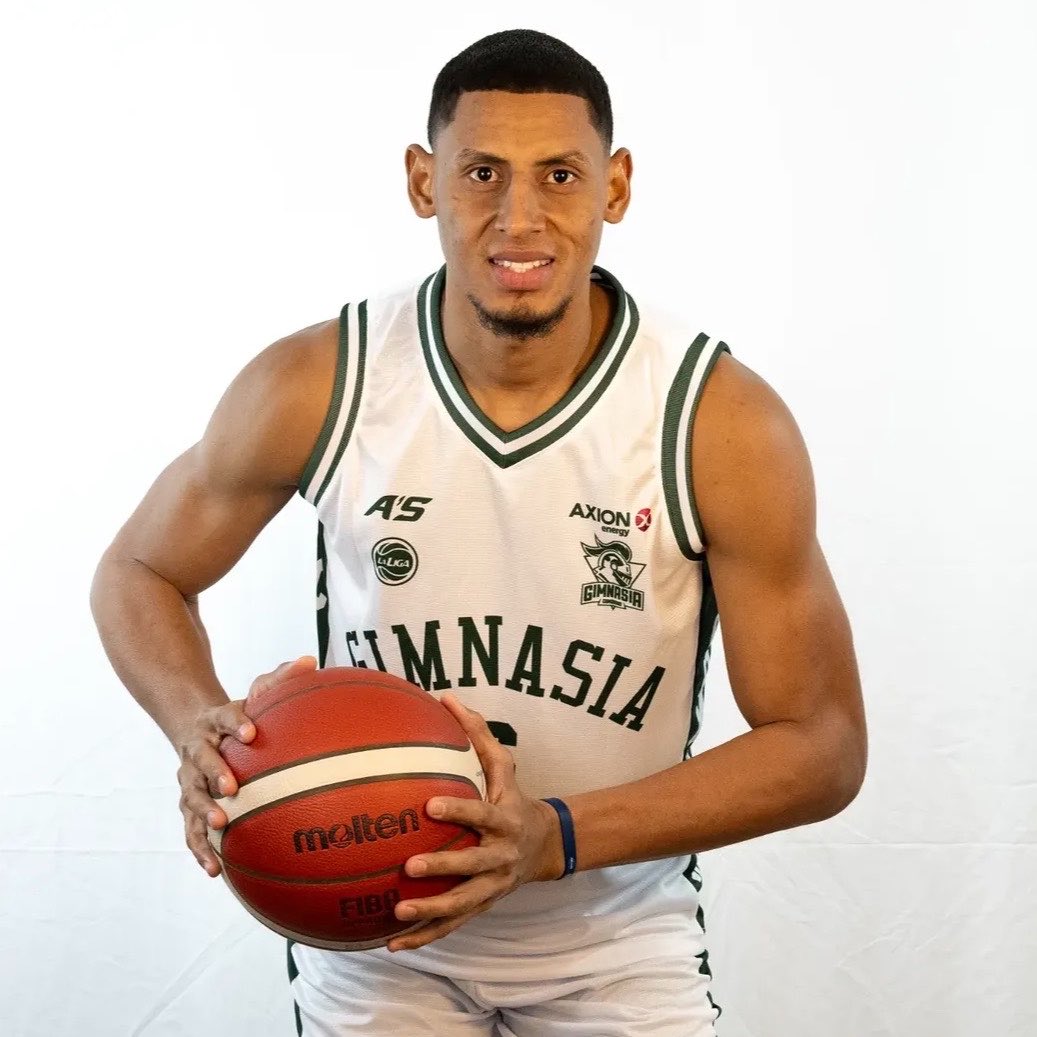 LeoDelVerde23's tweet photo. CISNEROS A SAN MARTÍN🔥🔥🔥
Se terminó la espera. El venezolano que tuvo una grandísima temporada con el Verde finaliza su contrato.
💣💣💣💣💣💣
Anyelo estaría firmando contrato en la calle San Martín. Su antiguo departamento estaba ubicado sobre la Hipólito Yrigoyen. https://t.co/LCA5ei1AAG
