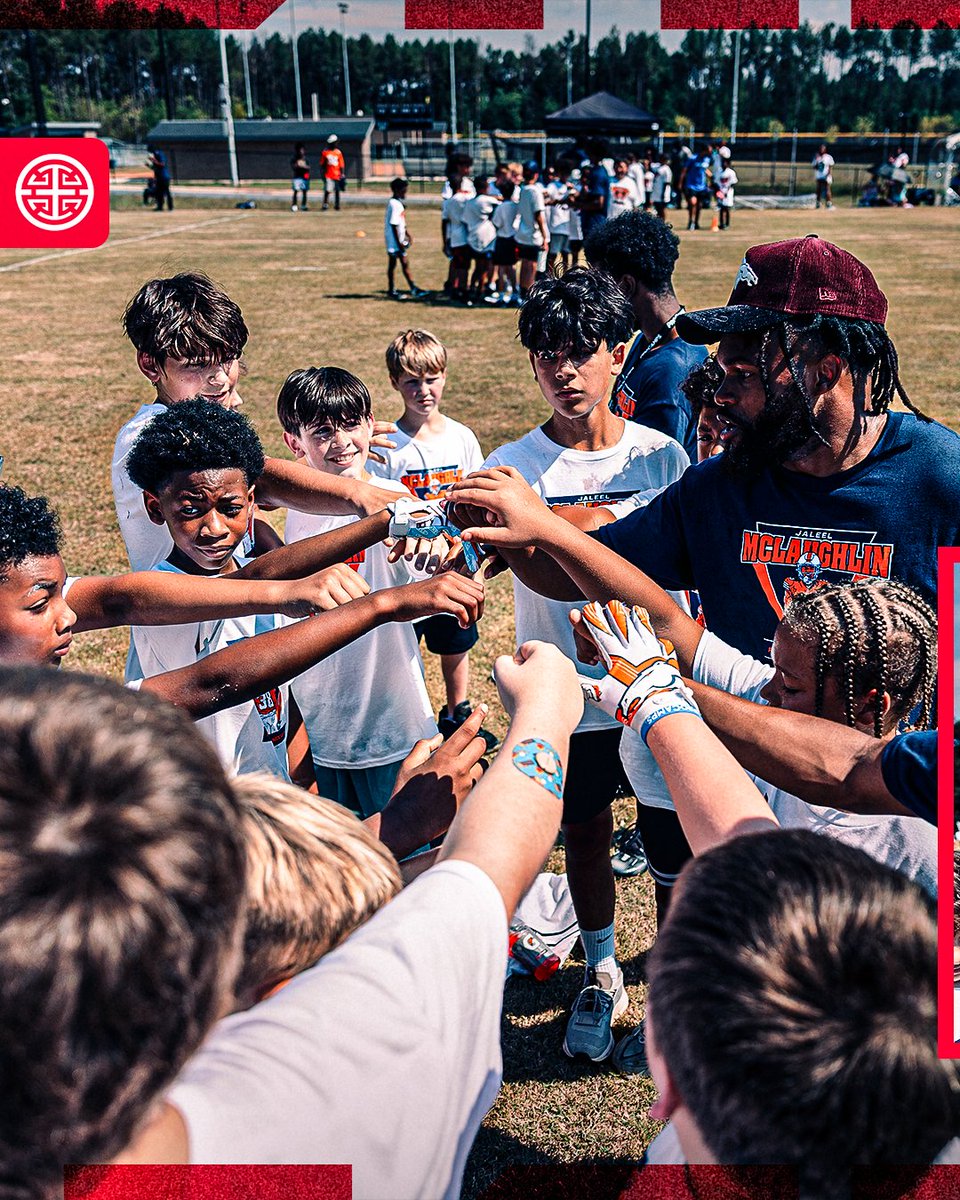 Red_Env_Sports's tweet photo. Full circle moment!  Back at his home field, @Speedkills2k_  hosted a youth football camp to inspire the next generation to dream big, work hard, and believe in what's possible.  ❤️👏 https://t.co/q90rtbYZLZ