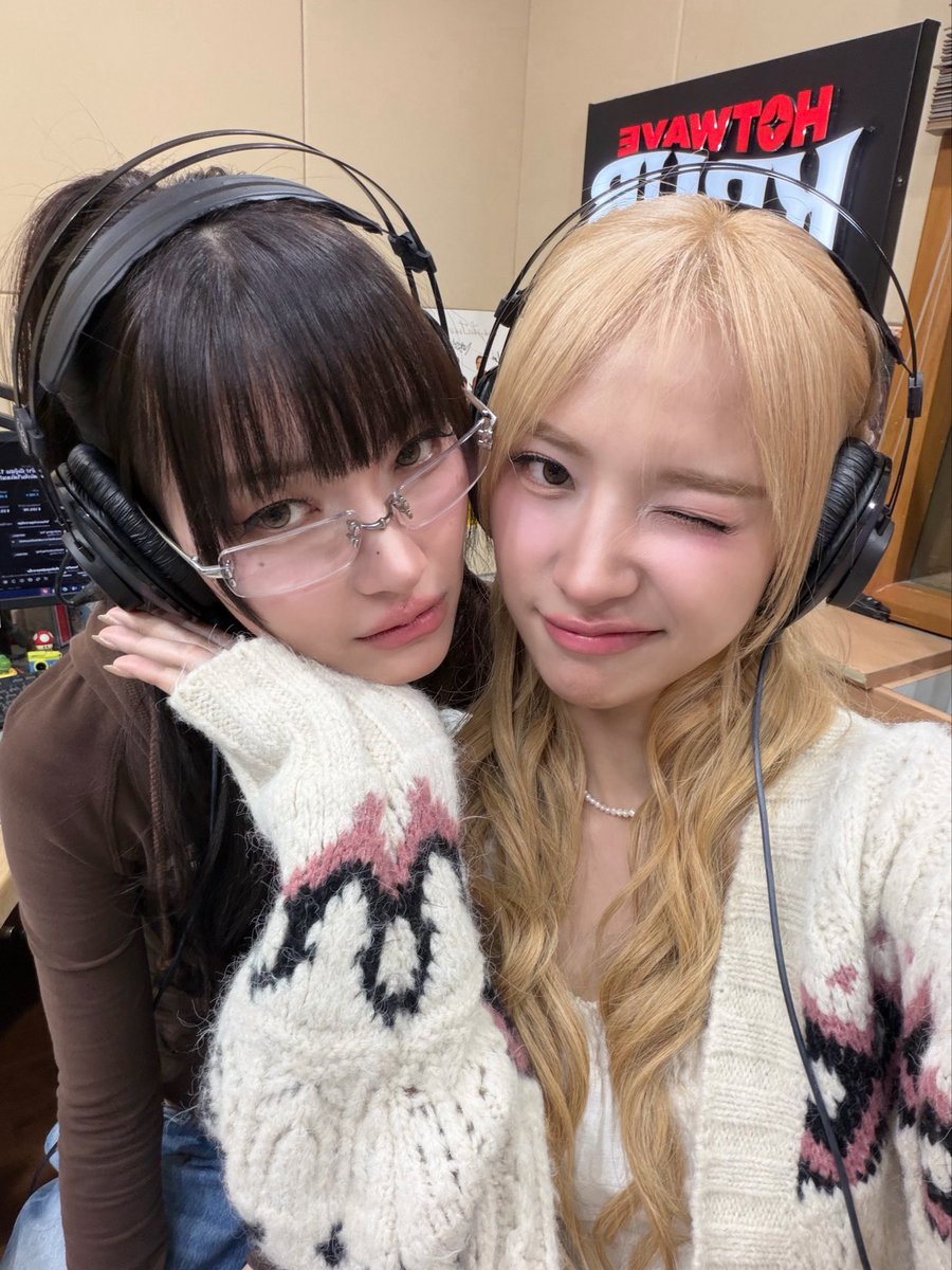 Janhae's tweet photo. หมวยอย่าทิ่งพี่ ตี๋อย่าทิ้งหนู 
ขอบคุณสำหรับวันนี้งับ หลับไม่ฝันน้าา ตุ้บๆ https://t.co/ewPAp4kqiu