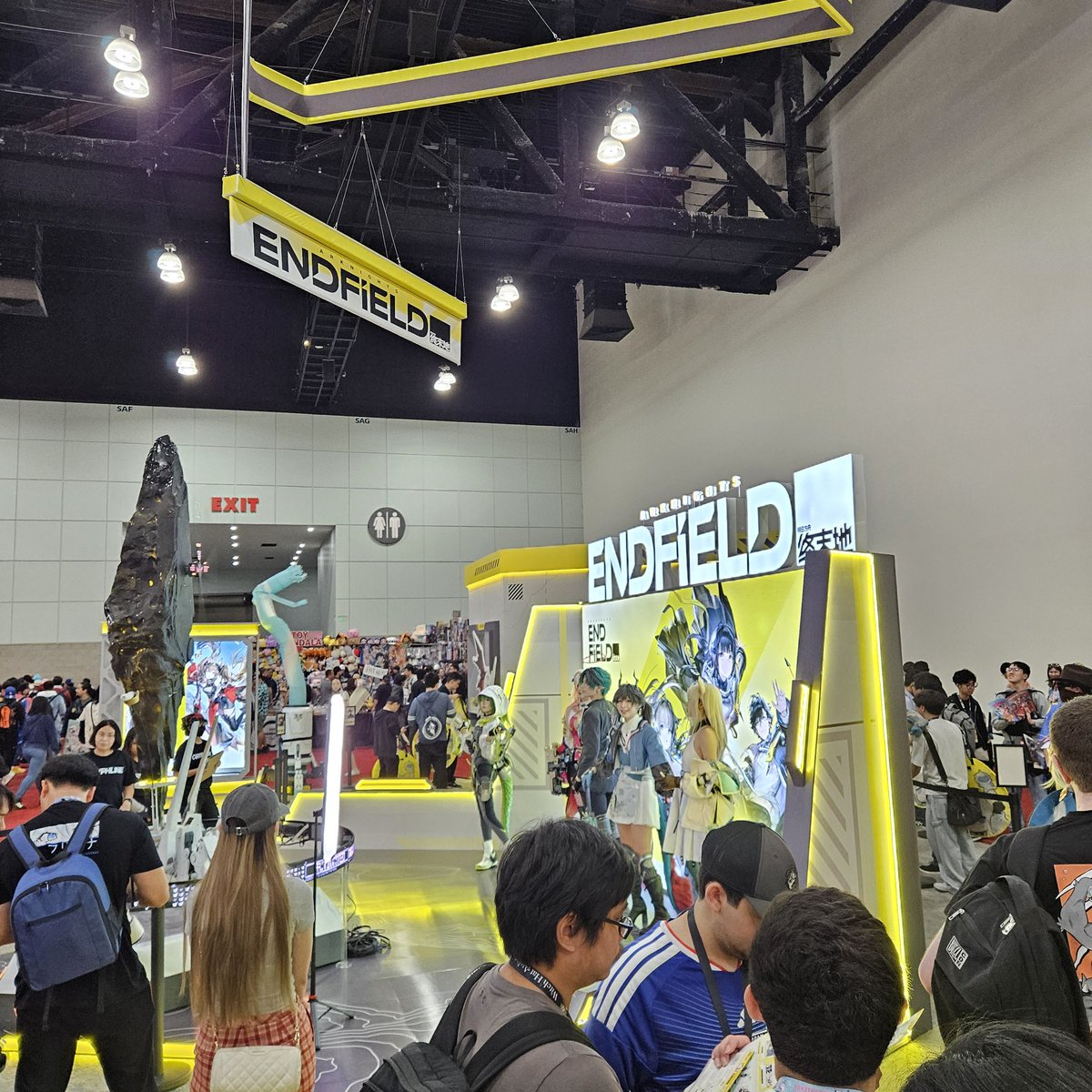 bkchangz's tweet photo. At the endfield booth at AX2026
#endfieldax2026 https://t.co/MeV5fkXxUf