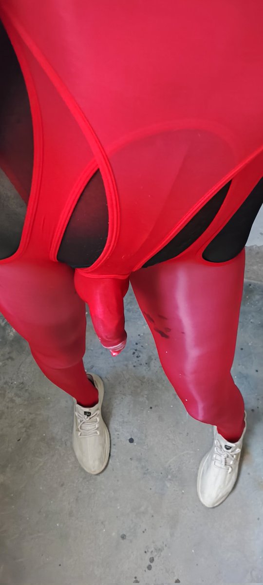 xieyinxiunv's tweet photo. 你们肯定想象不到现在的sako对着自己的照片都可以发情w吸满了淫水废精的妖屌光是看一眼下面就要漏了w
一定很好吃吧，真想嗦一口w
我猜有这个想法的人不止我一个吧w竟然想吃一只丝袜婊子的雌猪占满了废精妖屌的可都是无药可救的变态哦
#sissy #婊子 #露出 #漏精 #丝袜 #连体丝 #丝袜婊 #恋物 #雌堕 https://t.co/AH1vB7jps2